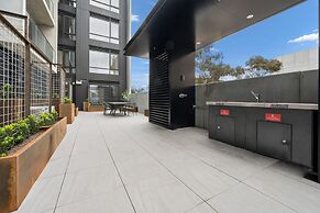 Unwind in Elegance: Your Perfect Braddon Apartment