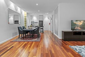 Stylish and Spacious 2-bed Apartment Melbourne