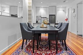 Stylish and Spacious 2-bed Apartment Melbourne