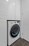 Stylish and Spacious 2-bed Apartment Melbourne