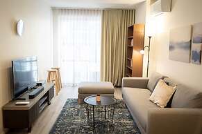 Convenient 2-bed Apartment in Melbourne's Heart