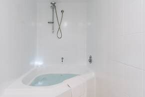 Lakeside 3-bed Apartment With Jacuzzi