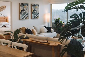 Lakeside 3-bed Apartment With Jacuzzi