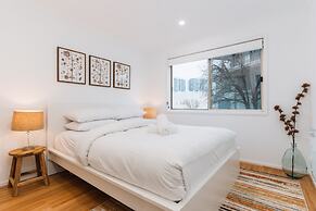Lakeside 3-bed Apartment With Jacuzzi