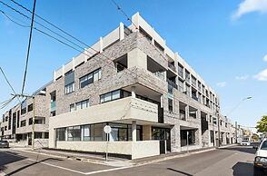 Bright Terrace Unit Next to Chapel St Dining