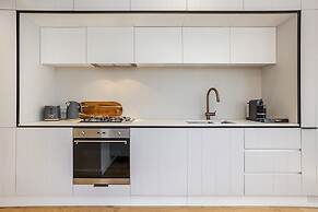 Bright Terrace Unit Next to Chapel St Dining