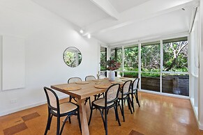 Spacious Coastal 4-bed Steps From the Sand