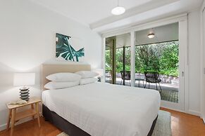 Spacious Coastal 4-bed Steps From the Sand