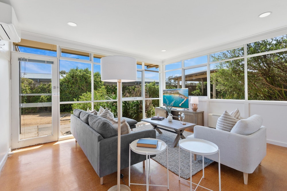 Spacious Coastal 4-bed Steps From the Sand