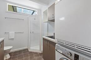 Spacious Coastal 4-bed Steps From the Sand