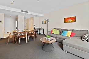 Spacious Melbourne CBD 2-bed Close to Everything
