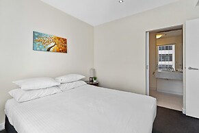 Spacious Melbourne CBD 2-bed Close to Everything