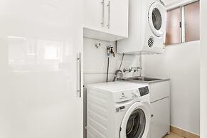 Bright and Convenient Apartment, Close to Shops