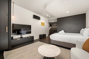 Spotless Braddon Studio With Accessible Bathroom