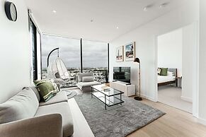 2-bed With Harbour Views & Outstanding Amenities
