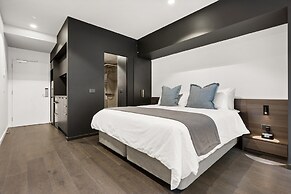 Braddon Studio With Parking & BBQ
