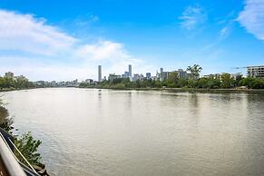 Spaciously Bright 1-bed Apartment