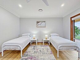 4-bed Beach House With Garden & Alfresco Dining