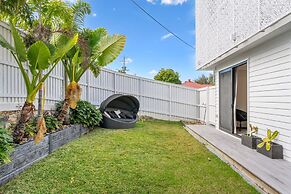 Deluxe 4-bed Home With Pool & Fire Pit