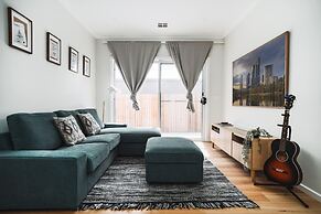 Exquisitely Spacious 3-bed Home