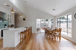 Exquisitely Spacious 3-bed Home