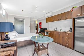 Blue Lagoon Resort Lakeside Apartment