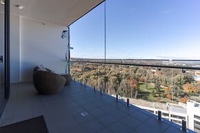 1-bed With Amazing Views, Pool, Gym, BBQ & Parking