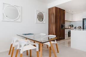 1-bed With Amazing Views, Pool, Gym, BBQ & Parking