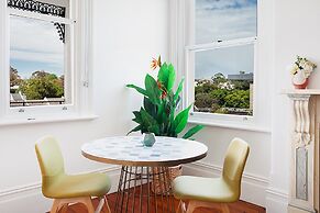 Spacious Studio With Balcony in Inner-city Glebe