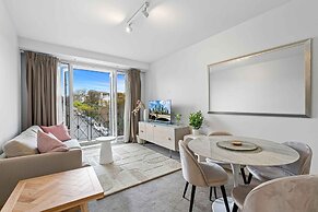Lovely Boutique 1-bed Unit With Gym & Pool