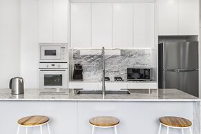 Boutique Apartment in Quiet, Sought-after Suburb