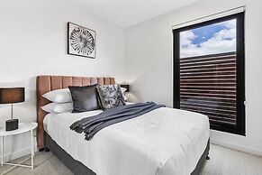 Boutique Apartment in Quiet, Sought-after Suburb