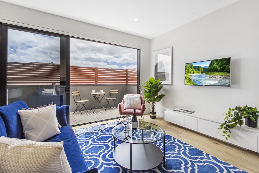 Boutique Apartment in Quiet, Sought-after Suburb