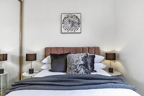 Boutique Apartment in Quiet, Sought-after Suburb