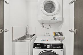 Phillip 2-bed: Chic Interiors, Amazing Amenities
