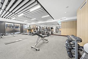 Phillip 2-bed: Chic Interiors, Amazing Amenities
