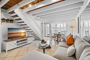 Chic 2-bed Cabin-style Home by Mooloolaba Beach