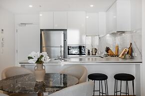Riverside 2-bed by Brisbane's Landmarks