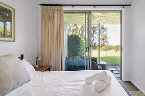 3-bed Seaside Serenity Escape at Long Beach