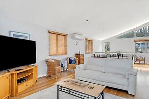 3-bed Seaside Serenity Escape at Long Beach