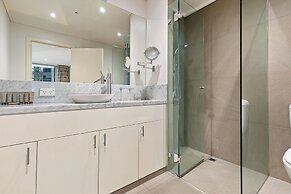 2-bed Inner-city Pad With Gym