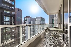 2-bed Inner-city Pad With Gym