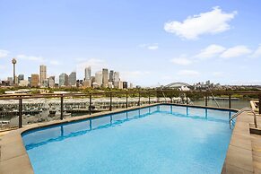 Cosy 1-bed With Swimming Pool Facing Opera House