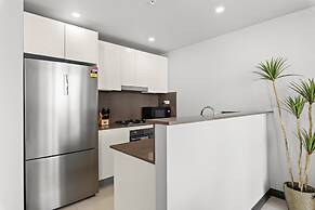 Central 2-bed With Parking & Stunning Views