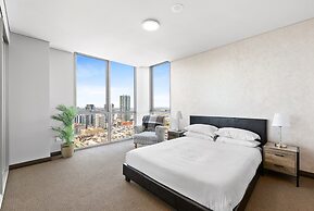 Central 2-bed With Parking & Stunning Views