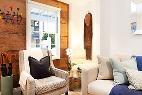 Spacious 3-bed Family House With Courtyard