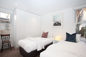 Spacious 3-bed Family House With Courtyard