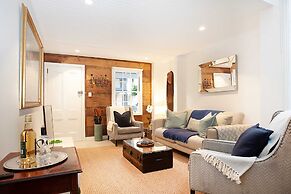 Spacious 3-bed Family House With Courtyard
