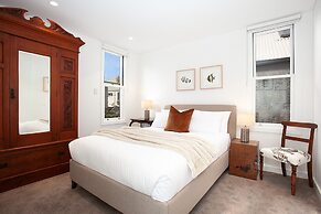 Spacious 3-bed Family House With Courtyard