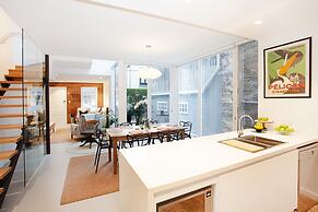 Spacious 3-bed Family House With Courtyard